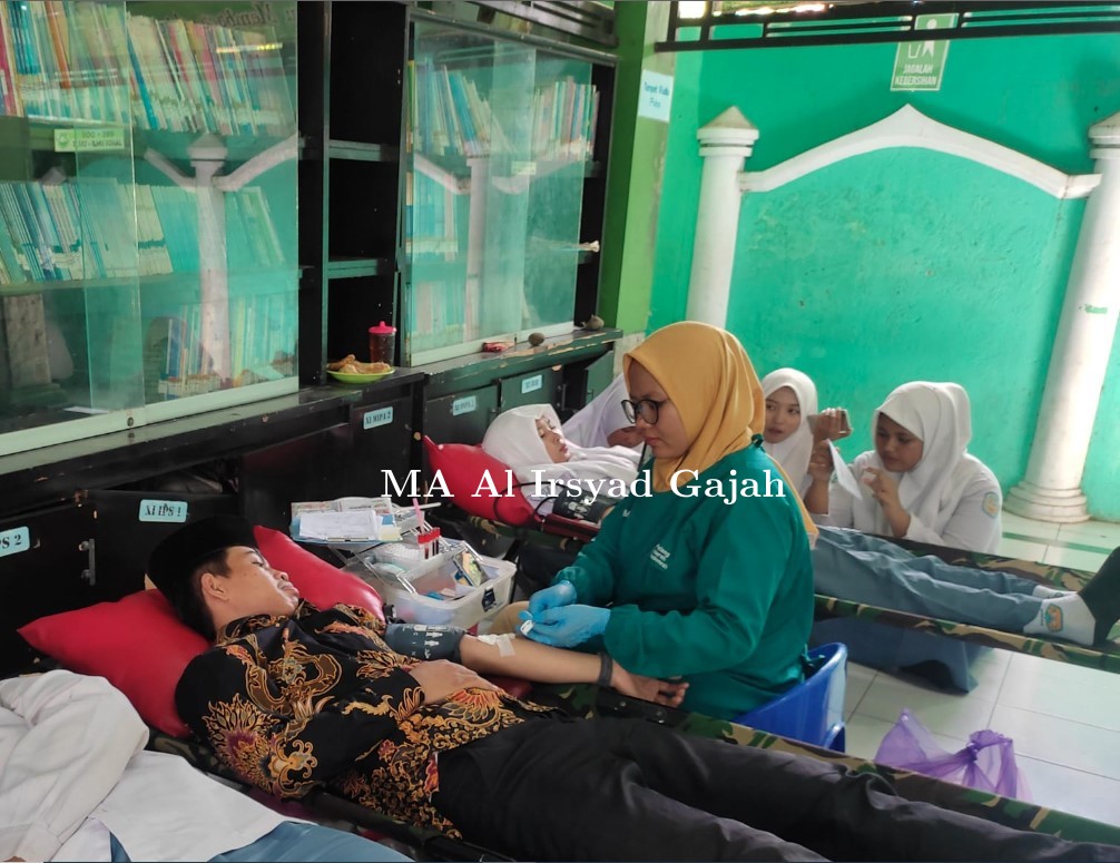 MA Plus Keterampilan Al Irsyad Gajah Gandeng PMI Demak Sukses Gelar Kegiatan Donor Darah